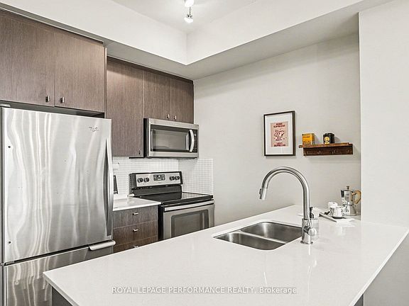 3rd image of 118 Holmwood Ave #1008