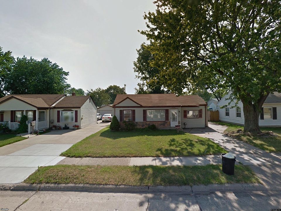 2nd image of 27150 Woodmont St