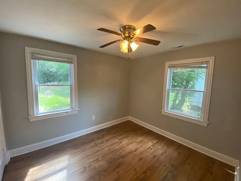 105 Sewanee Ave — Photo 10