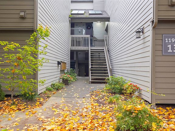 2nd image of 11917 93rd Lane NE #203