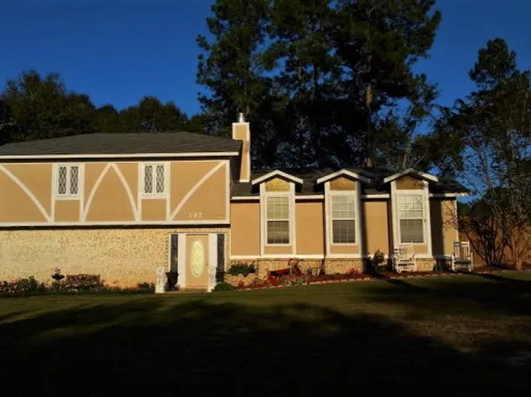 107 Longleaf Dr, Dothan, AL 36303