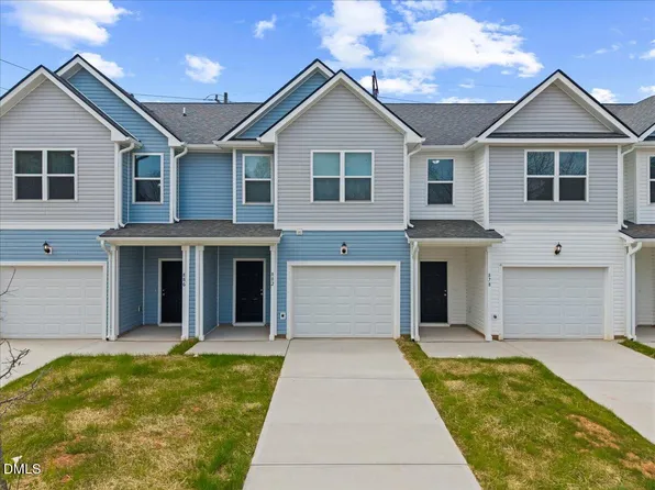 882 John St, Clayton, NC 27520