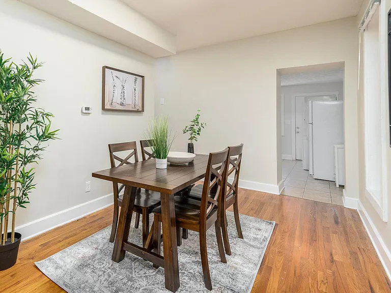 1363 Indianola Ave — Photo 6