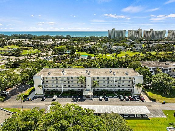 4th image of 300 N Highway A1a #203c