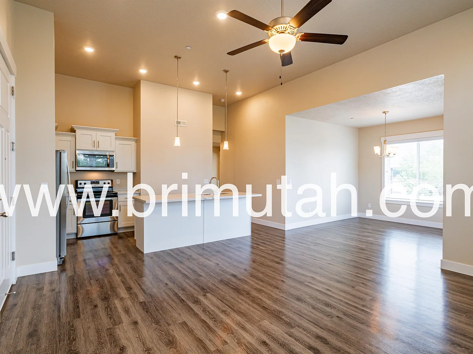 4645 S. Locust Ln. - 10 — Photo 3