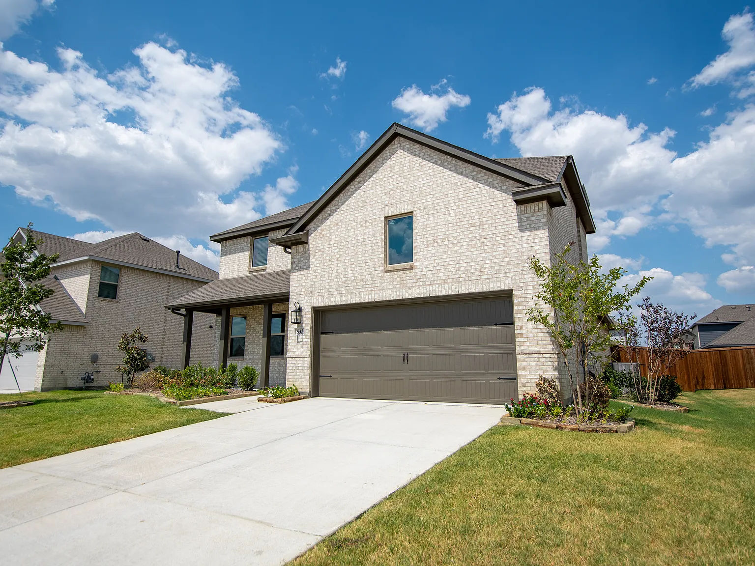 4 bed, 2356 sqft, $2,400 — Photo 3