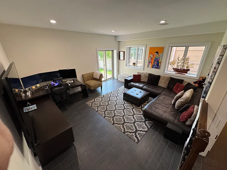 251 Marion Ave — Photo 23