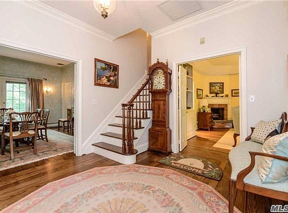 3rd image of 23 Matinecock Farms Rd