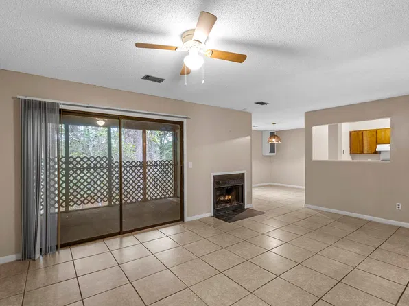 804 Greenmeadow Dr, Goose Creek, SC 29445
