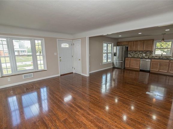4th image of 6305 Stratford Dr