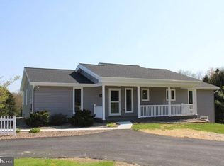 3824 W Weaver Rd, Greencastle, PA 17225