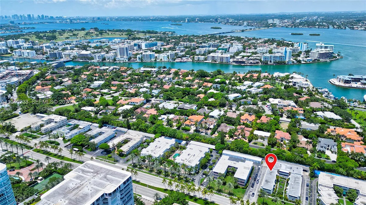 Building Photo - 10178 Collins Ave #107