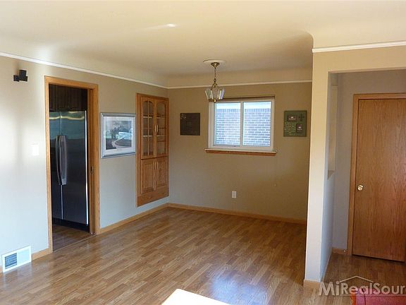 5th image of 25924 San Rosa Dr