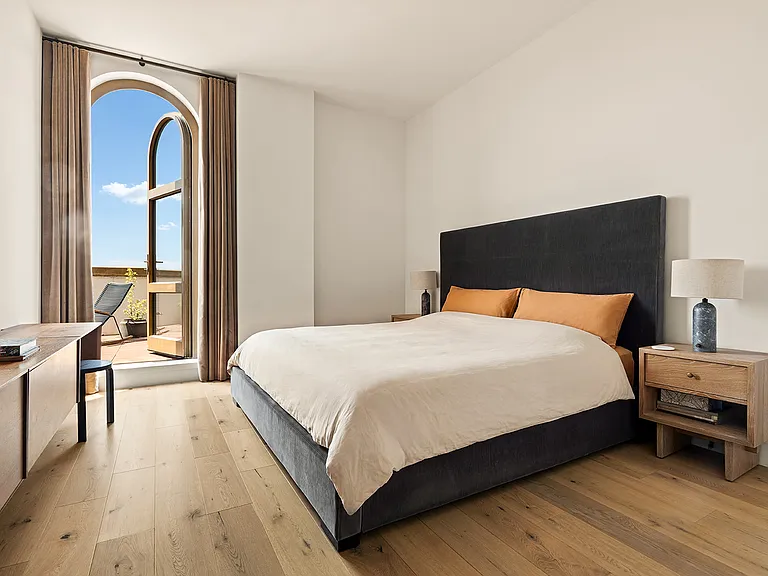 229 9th St #Penthouse 8A — Photo 5