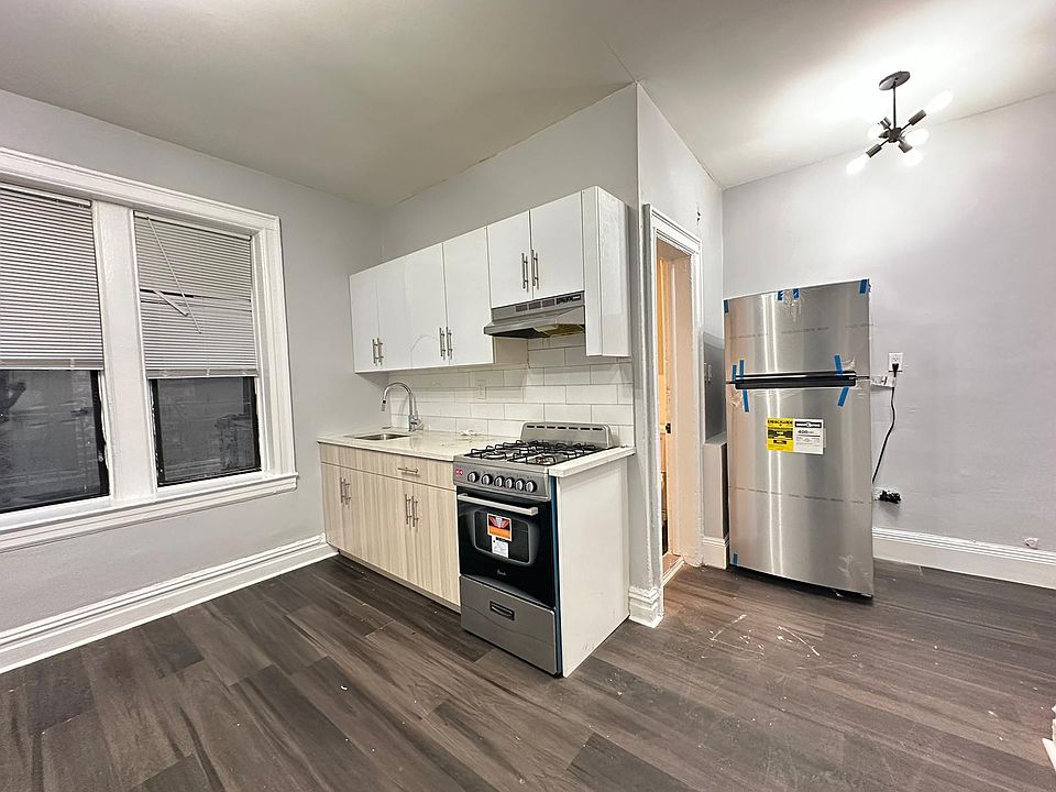 1st image of 122 Corbin Ave #31E