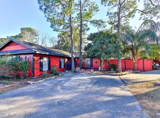 9518 Montgomery Ln, La Porte, TX 77571