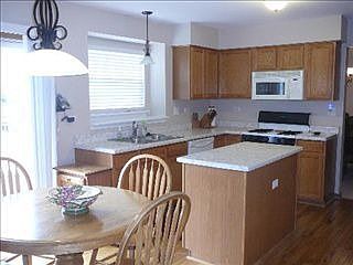 1st image of 402 Highland Ct