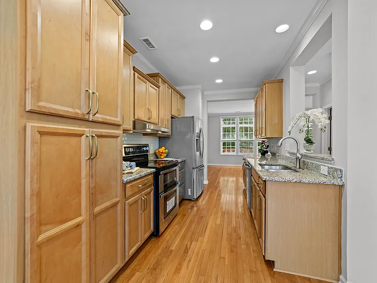 6809 Middleboro Dr — Photo 7