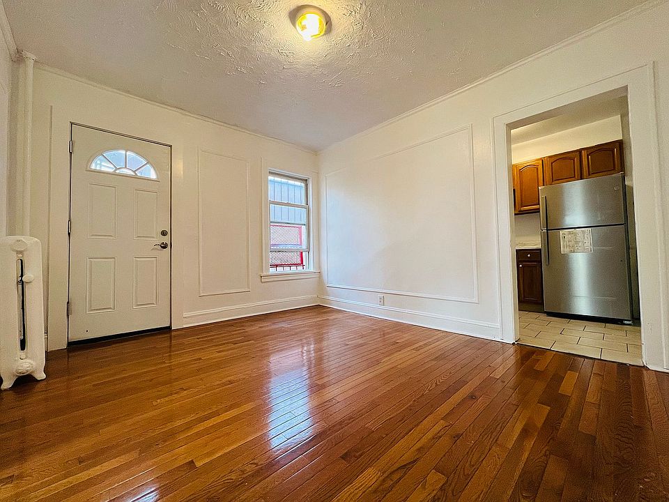 1st image of 2211 23rd St