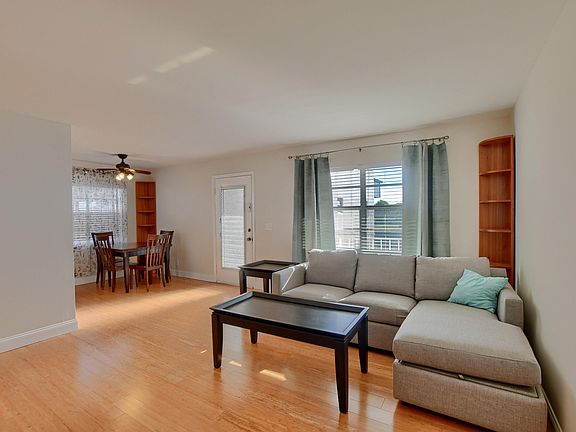 4th image of 766 Burgundy St #P