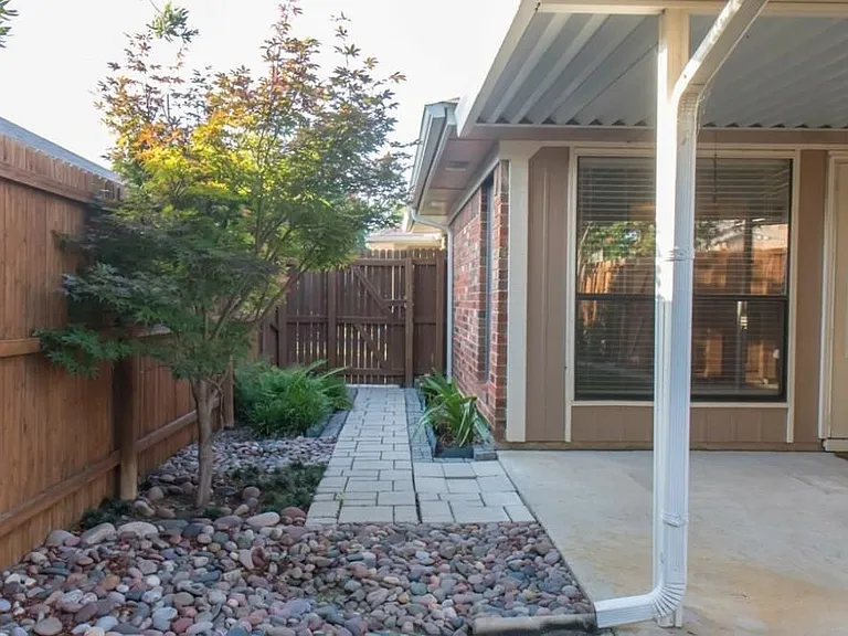 557 Grace Ln — Photo 13