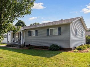 204 Bloomingdale St, Fenton, MI 48430