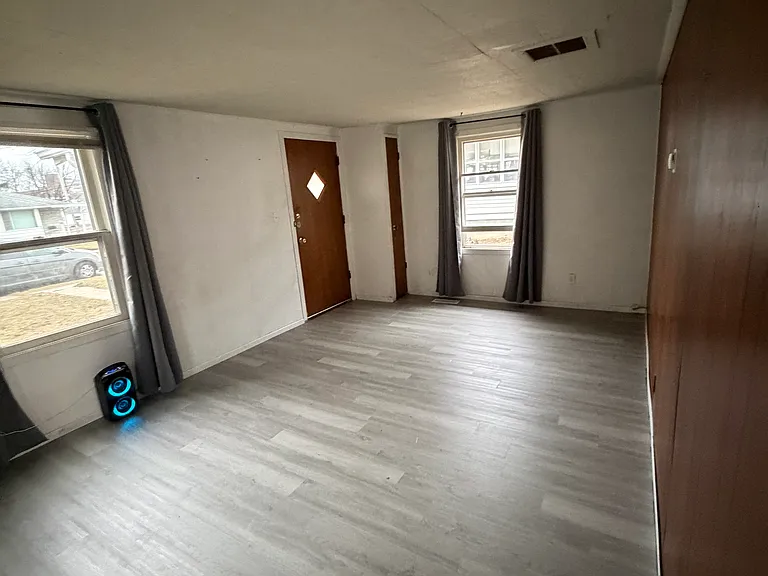 2405 Clara Ave — Photo 7