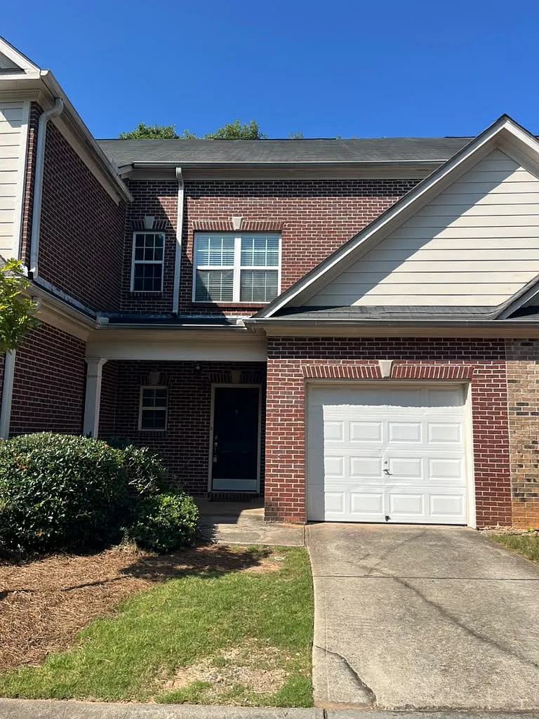 3 bed, 2.5 bath, 1926 sqft, $1,900 — Photo 1