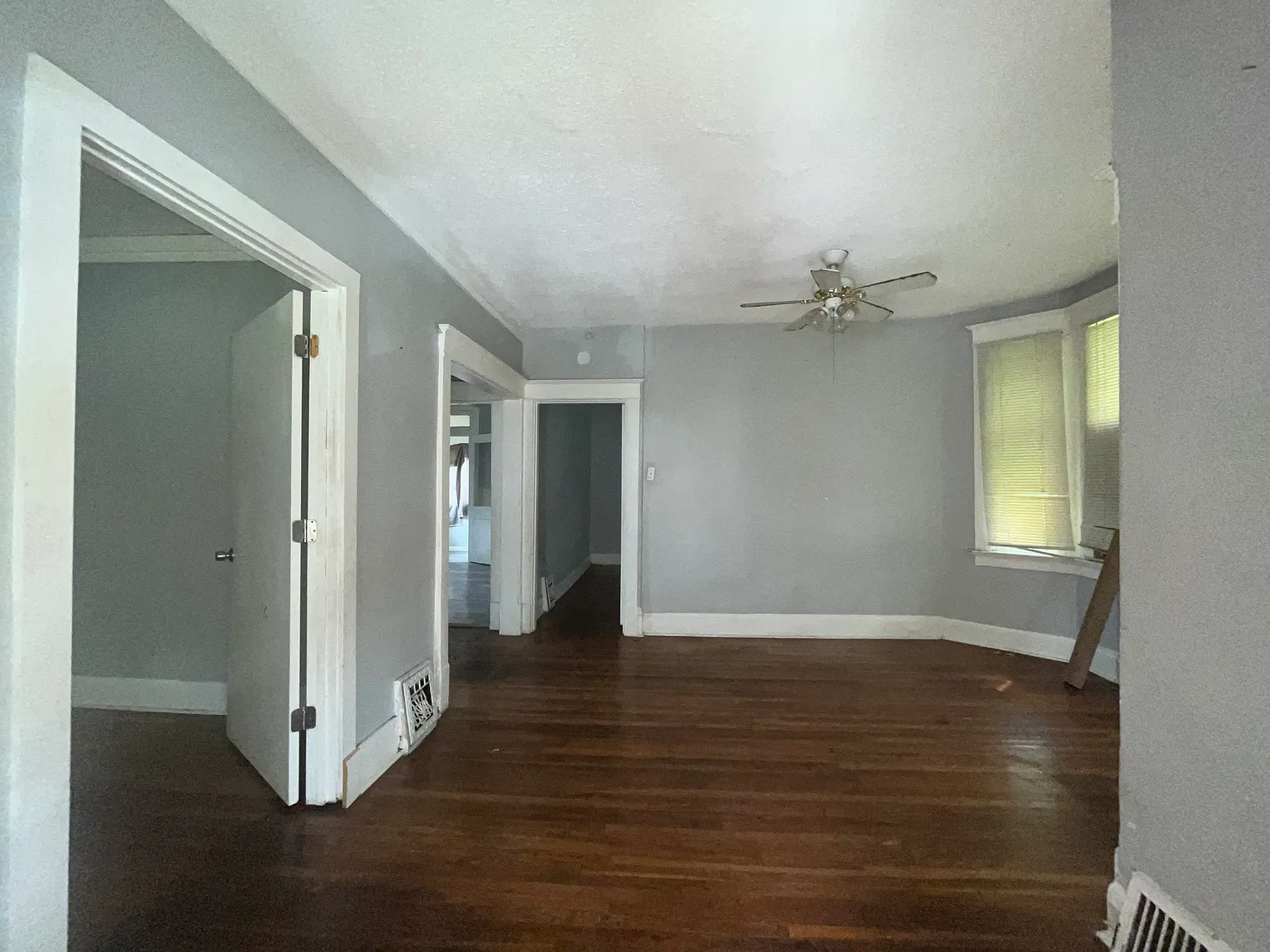 2 bed, 734 sqft, $1,000 — Photo 3