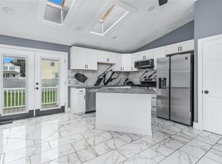 80 Standish Ave, Cranston, RI 02920