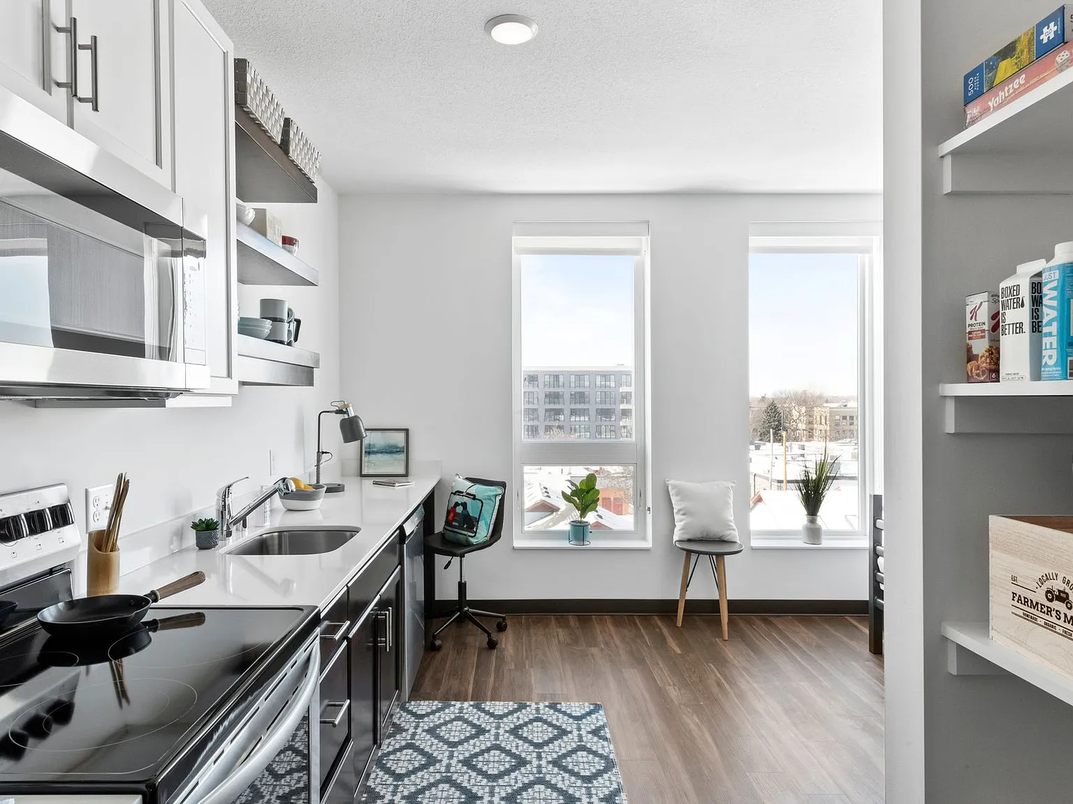 Blaise Apartments — Photo 1
