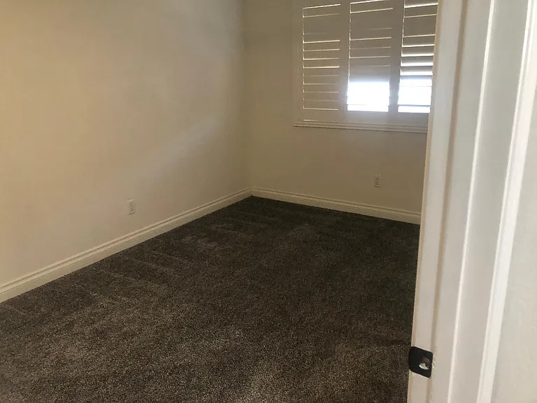 4555 Clairemont Dr — Photo 6