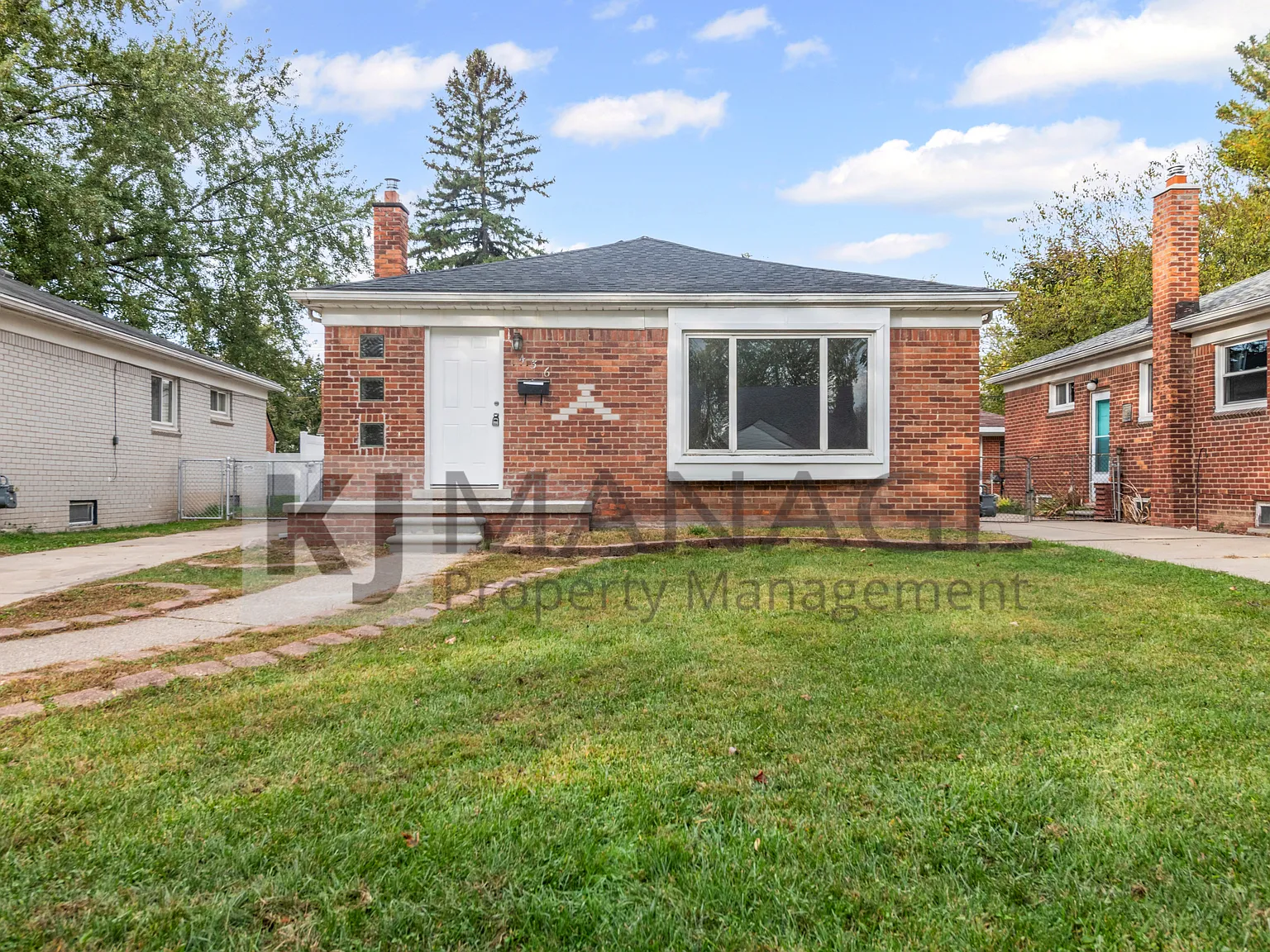 3 bed, 1000 sqft, $1,650 — Photo 1