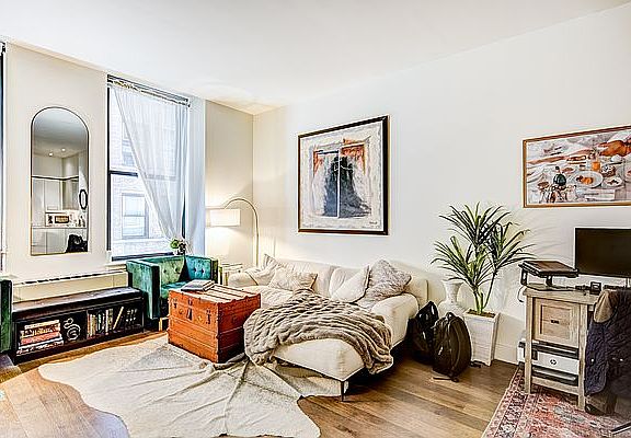 3rd image of 25 Broad St APT 7N