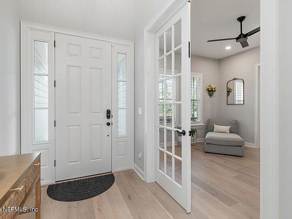 5th image of 553 PALM CRST Drive