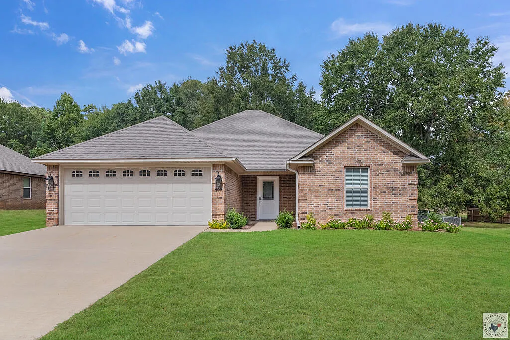 3 bed, 2.0 bath, 1578 sqft, $2,500 — Photo 1