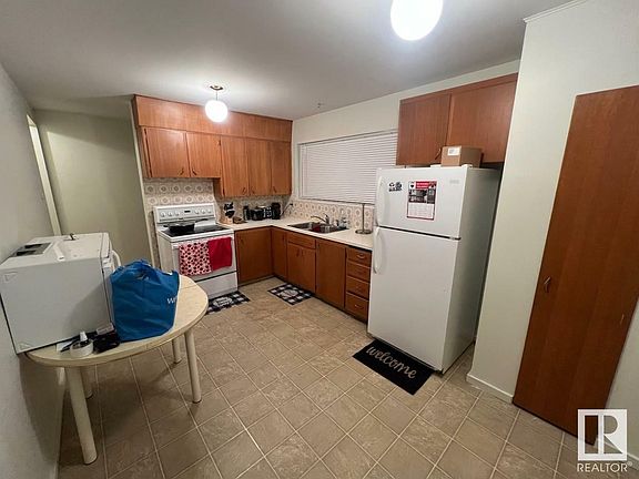 5th image of 8223 133a Ave NW