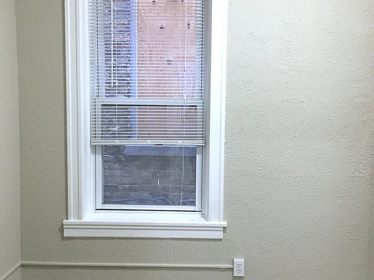 1810 N Paulina St — Photo 14