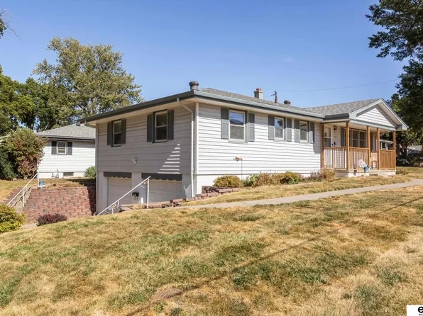 5420 Mary St, Omaha, NE 68152