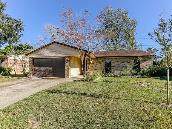 2nd image of 302 Tara Plantation Dr