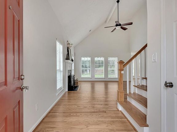 5th image of 1027 Ashbury Dr