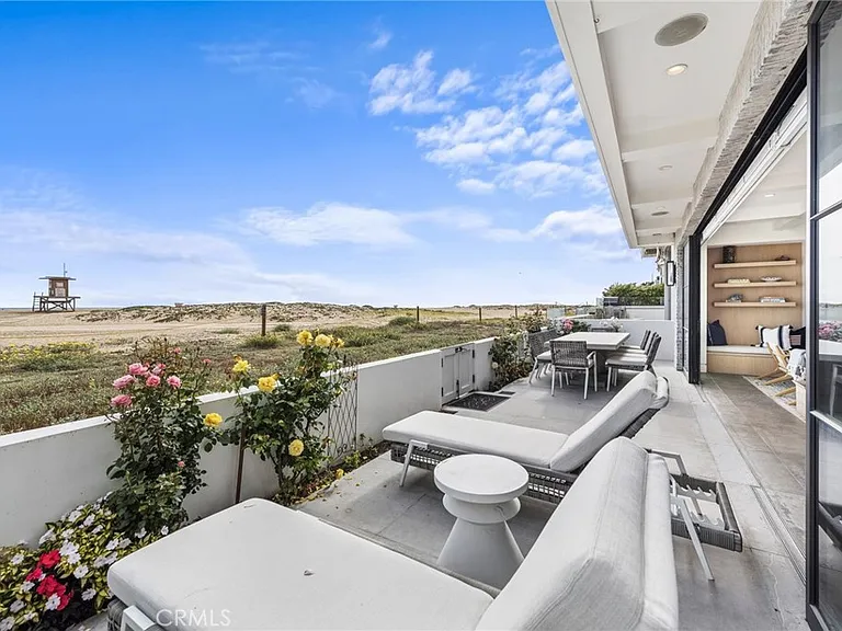 2148 E Oceanfront — Photo 11