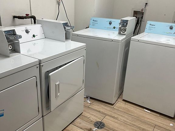 5th image of 13620 Booth Memorial Ave APT 3E