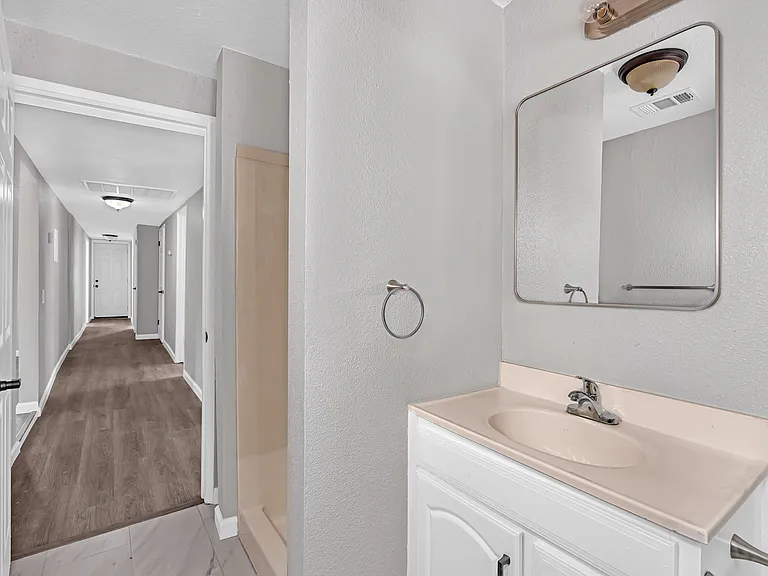 25752 Ellis St — Photo 4