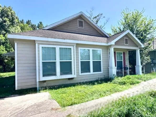 1725 Parry St, Beaumont, TX 77703