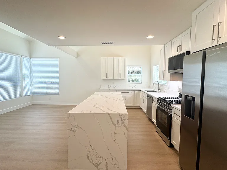 2737 Forest Park Ln — Photo 14