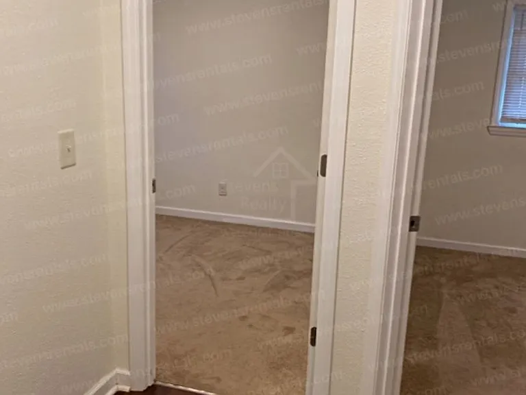 Couch Apartments — Photo 23