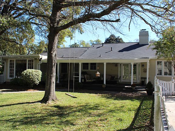 4th image of 282 Riverdale Dr