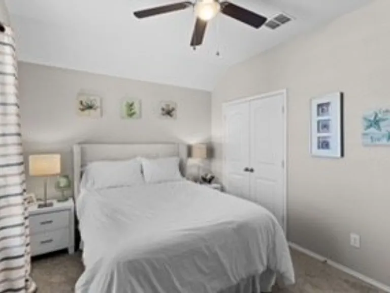 1420 Alamandine Ave — Photo 21