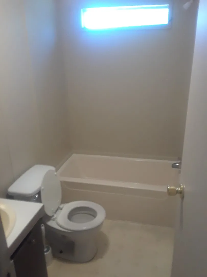Three Bedroom Two Bath Manufactured Home — Photo 3